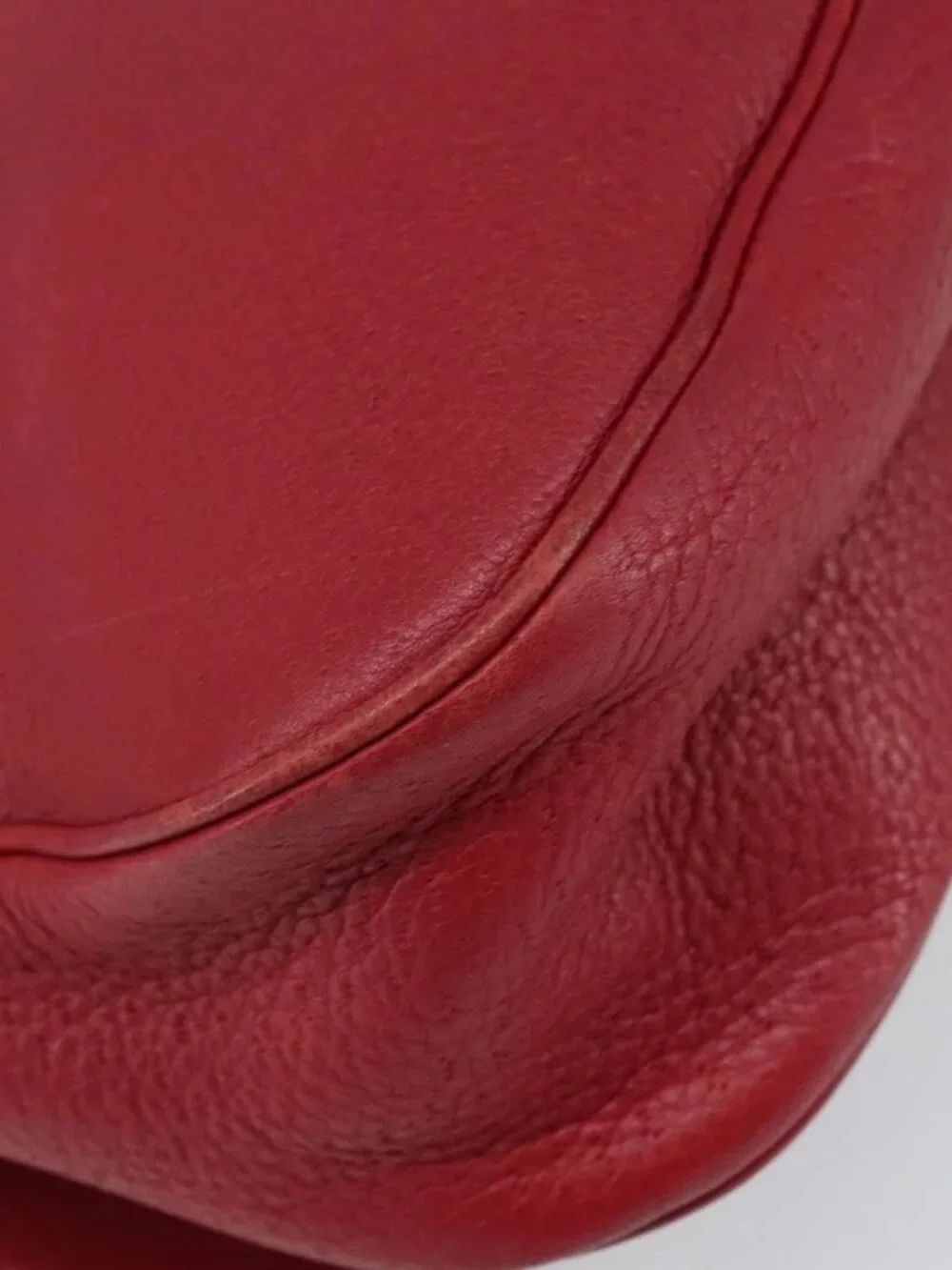 Salvatore Ferragamo Gancini Shoulder Bag Leather Red Gold Auth 166427